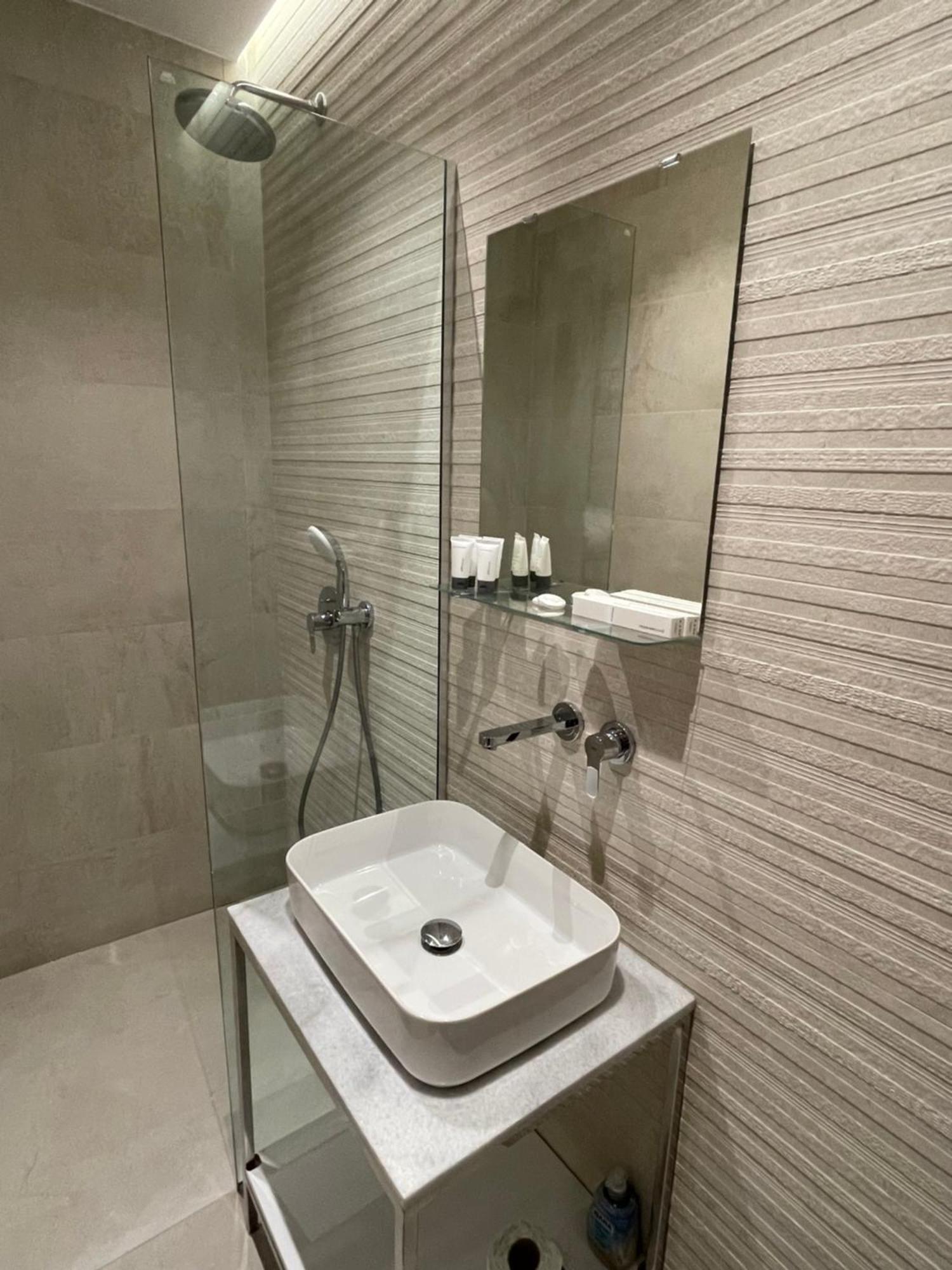 Amazon 8 Guesthouse Tirana Exterior photo